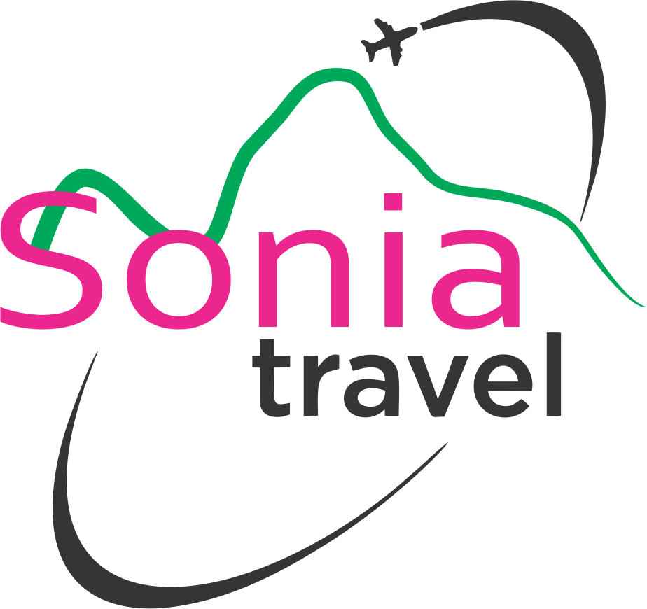 Coche deportivo rojo en un semáforo